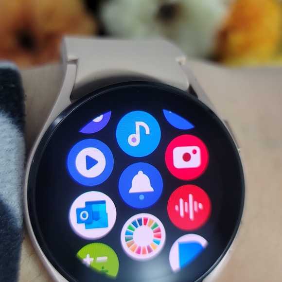 SAMSUNG GALAXY WOMEN'S WATCH 4 NEW - Picture 9 of 10